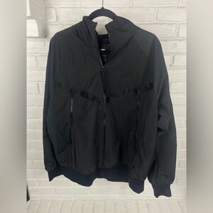 Nike Premium Essential Hooded Windrunner Black Jacket Size Large Relaxed EUC